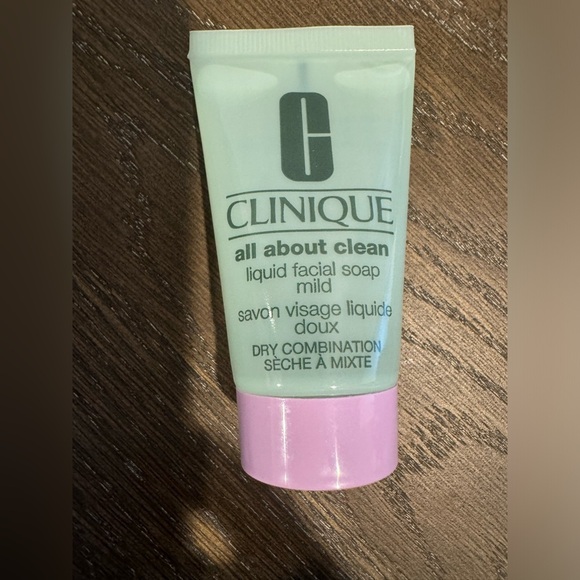 CLINIQUE 8 piece bundle travel set. NEW - Picture 5 of 9